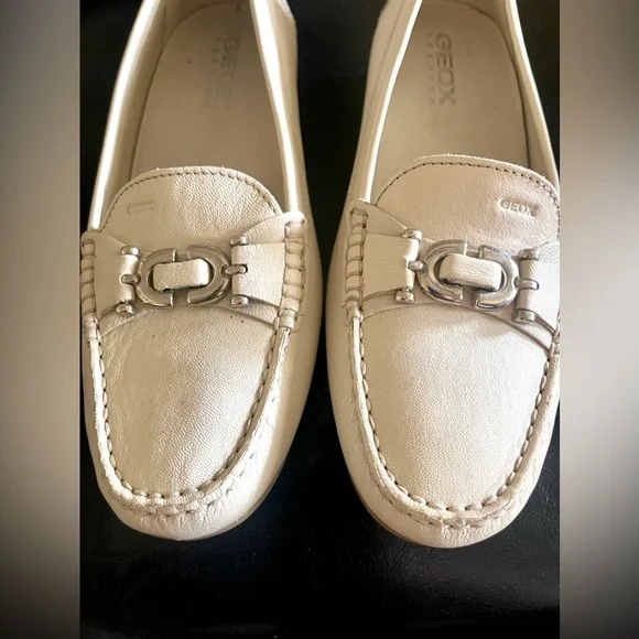 GEOX IVORY LOAFERS. Never worn - Picture 1 of 13
